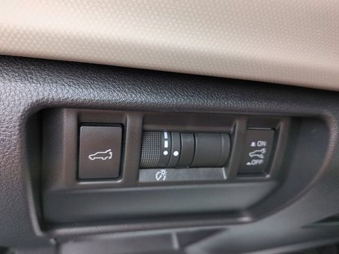 Used 2025 Subaru Forester Limited w/ Popular Package #2 AWD/4WD image 17