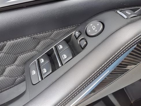 Used 2021 BMW X5 M w/ Executive Package image 17