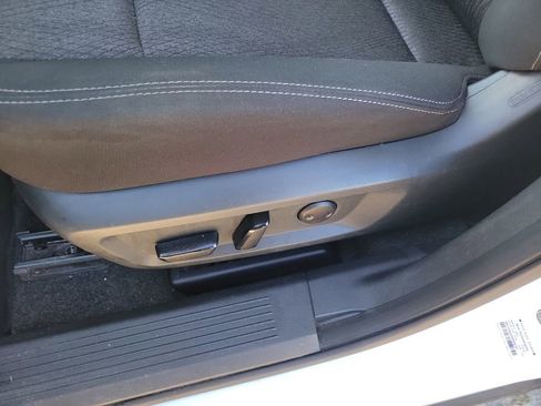 Used 2024 Nissan Rogue SV image 16