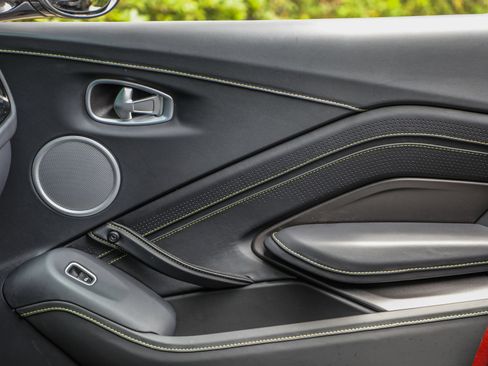 Used 2023 Aston Martin V8 Vantage Roadster RWD image 24