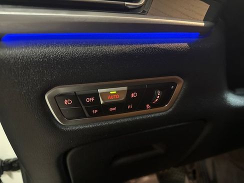 Used 2022 BMW X7 xDrive40i w/ Premium Package AWD/4WD image 21