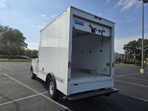 New 2024 Chevrolet Express 3500 w/ Power Convenience Package image 30