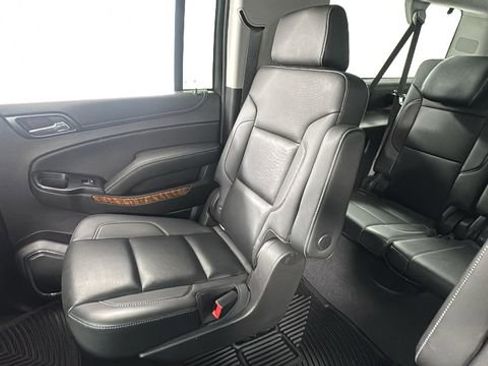 Used 2019 Chevrolet Suburban Premier image 14