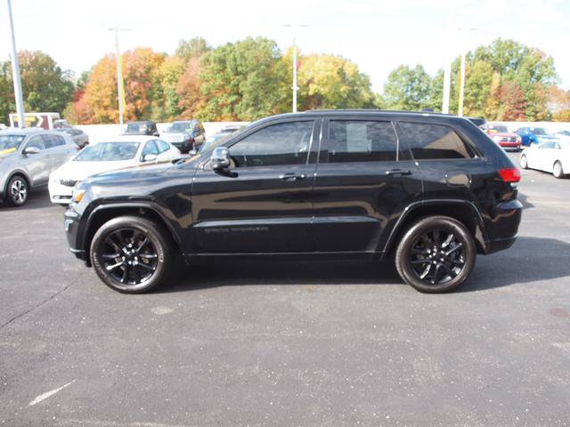 Used 2020 Jeep Grand Cherokee Altitude AWD/4WD image 3