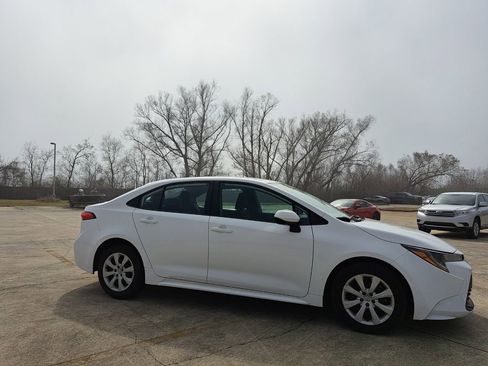 Used 2024 Toyota Corolla LE image 3