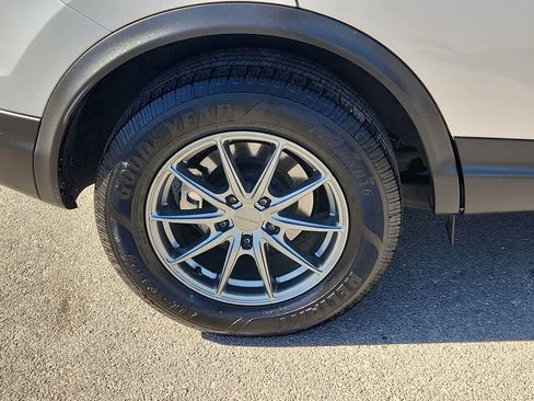 Used 2020 Nissan Rogue Sport S image 12