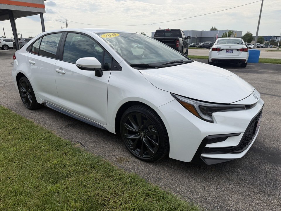 Used 2025 Toyota Corolla SE FWD image 7