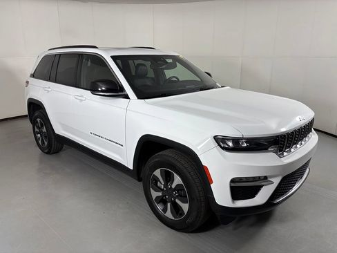 Used 2024 Jeep Grand Cherokee Limited 4xe AWD/4WD image 2