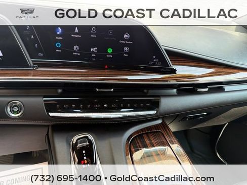 Used 2023 Cadillac Escalade ESV Premium Luxury AWD/4WD image 31