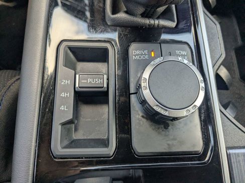 Used 2024 Toyota Tundra Platinum AWD/4WD image 28