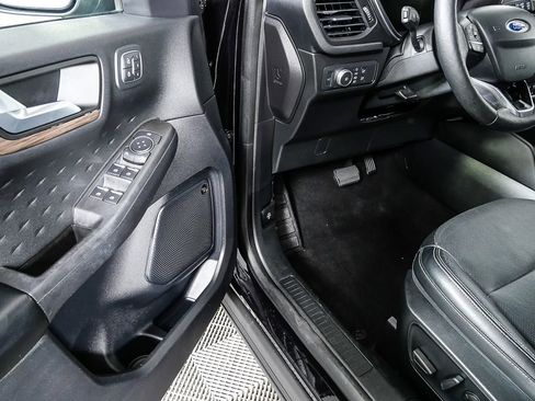 Used 2020 Ford Escape Titanium image 13