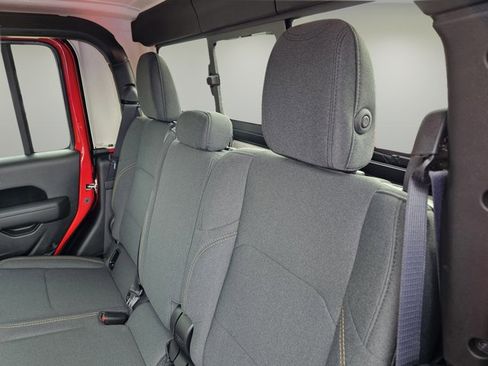 New 2025 Jeep Gladiator Sport image 31