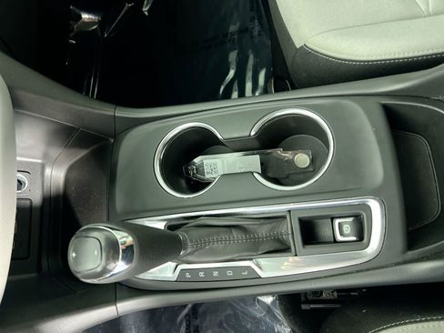 Used 2020 Chevrolet Equinox LT image 22