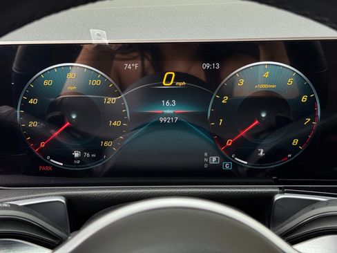 Used 2021 Mercedes-Benz GLB 250 w/ AMG Line image 18