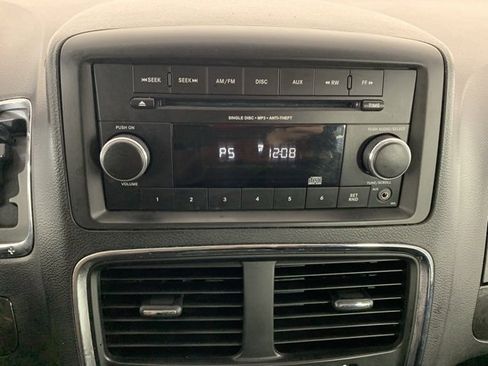 Used 2016 Dodge Grand Caravan SE w/ Quick Order Package 29E SE image 9