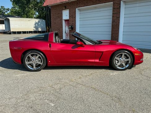 Used 2008 Chevrolet Corvette Coupe w/ Z51 Performance Package RWD image 36