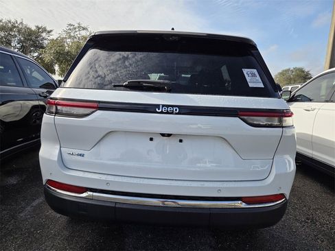 Used 2022 Jeep Grand Cherokee Limited 4xe w/ Luxury Tech Group II image 4