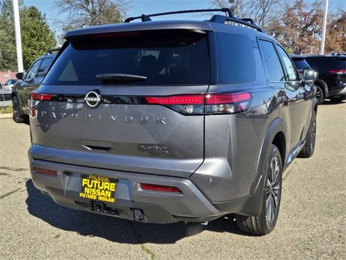 New 2026 Nissan Pathfinder Platinum image 4