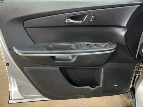 Used 2012 GMC Acadia SLT image 17