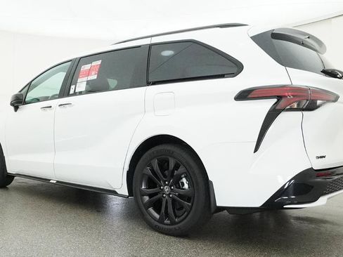 New 2026 Toyota Sienna XSE FWD image 26