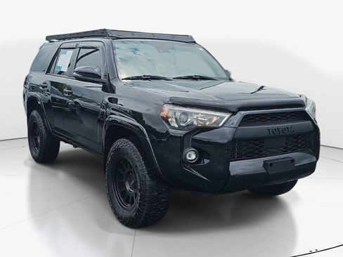 Used 2022 Toyota 4Runner SR5 Premium w/ Moonroof Package AWD/4WD image 2