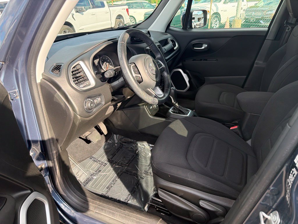 Used 2020 Jeep Renegade Latitude w/ Cold Weather Group AWD/4WD image 12