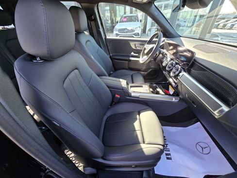 Used 2024 Mercedes-Benz GLB 250 4MATIC image 13