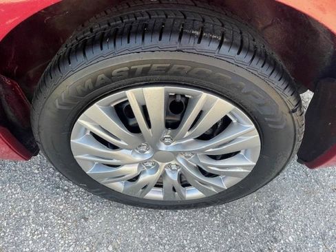 Used 2014 Nissan Sentra S image 11