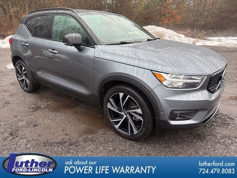 Used 2019 Volvo XC40 T5 R-Design image 1