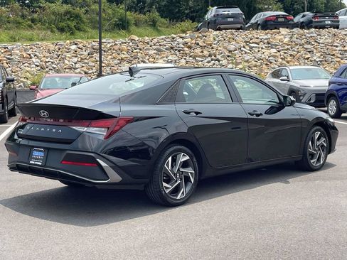 Certified 2025 Hyundai Elantra Sport FWD image 3