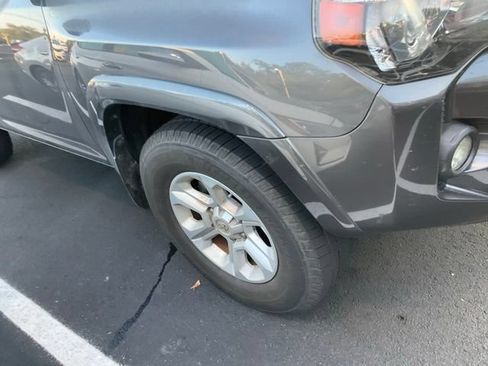 Used 2019 Toyota 4Runner SR5 Premium RWD image 2