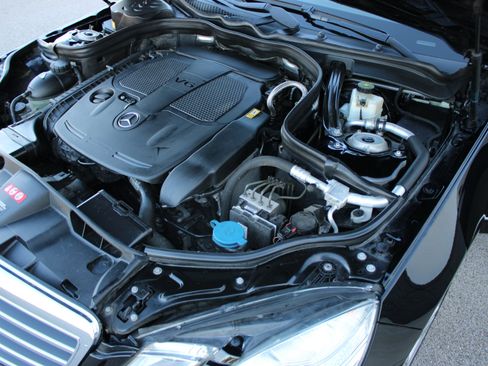 Used 2013 Mercedes-Benz E 350 4MATIC Sedan image 29