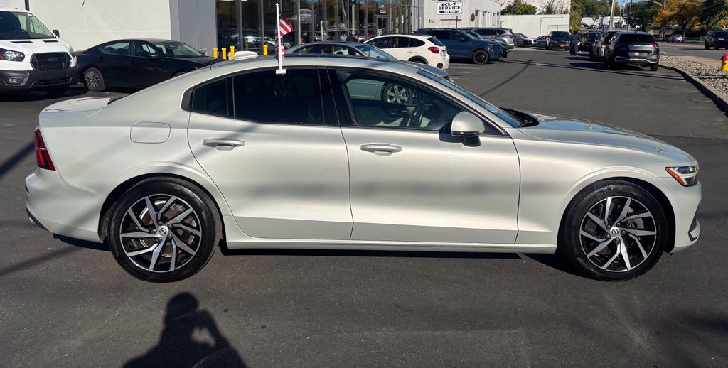 Used 2019 Volvo S60 T6 Momentum w/ Premium Package AWD/4WD image 7