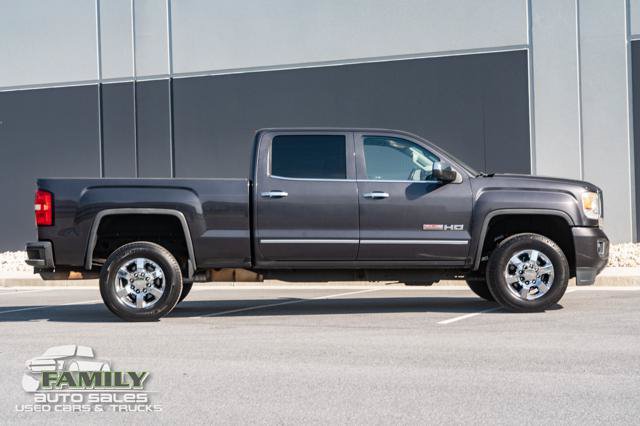 Used 2016 GMC Sierra 2500 SLT w/ All-Terrain HD Package AWD/4WD image 11