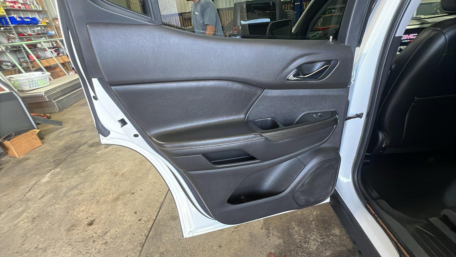 Used 2019 GMC Acadia SLT AWD/4WD image 15
