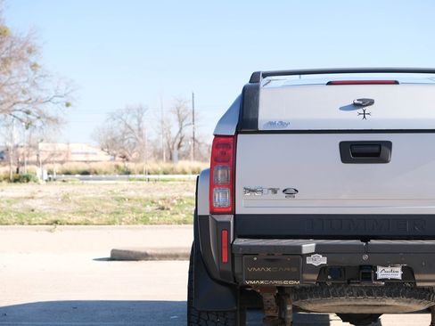 Used 2009 HUMMER H3T Alpha image 10