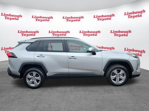 Used 2024 Toyota RAV4 XLE AWD/4WD image 2