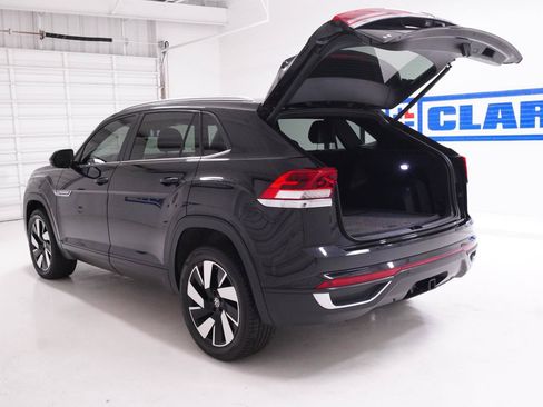Used 2024 Volkswagen Atlas Cross Sport SE w/ Panoramic Sunroof Package FWD image 36