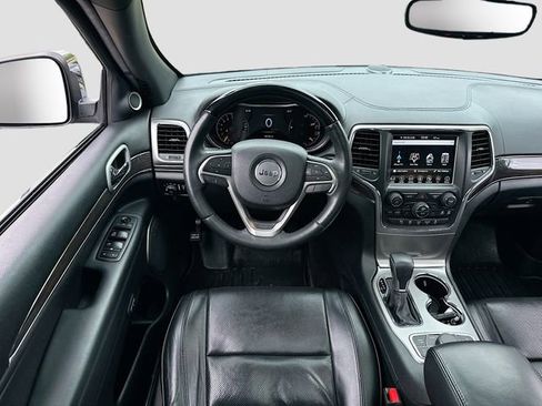 Used 2018 Jeep Grand Cherokee Overland AWD/4WD image 25