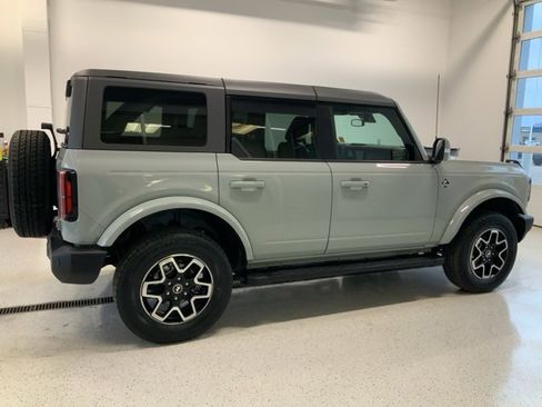 Used 2024 Ford Bronco Outer Banks image 9