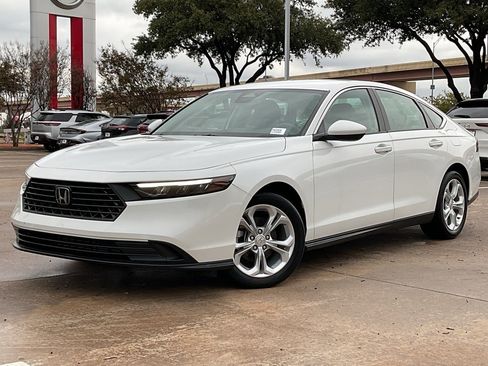 Used 2023 Honda Accord LX image 2