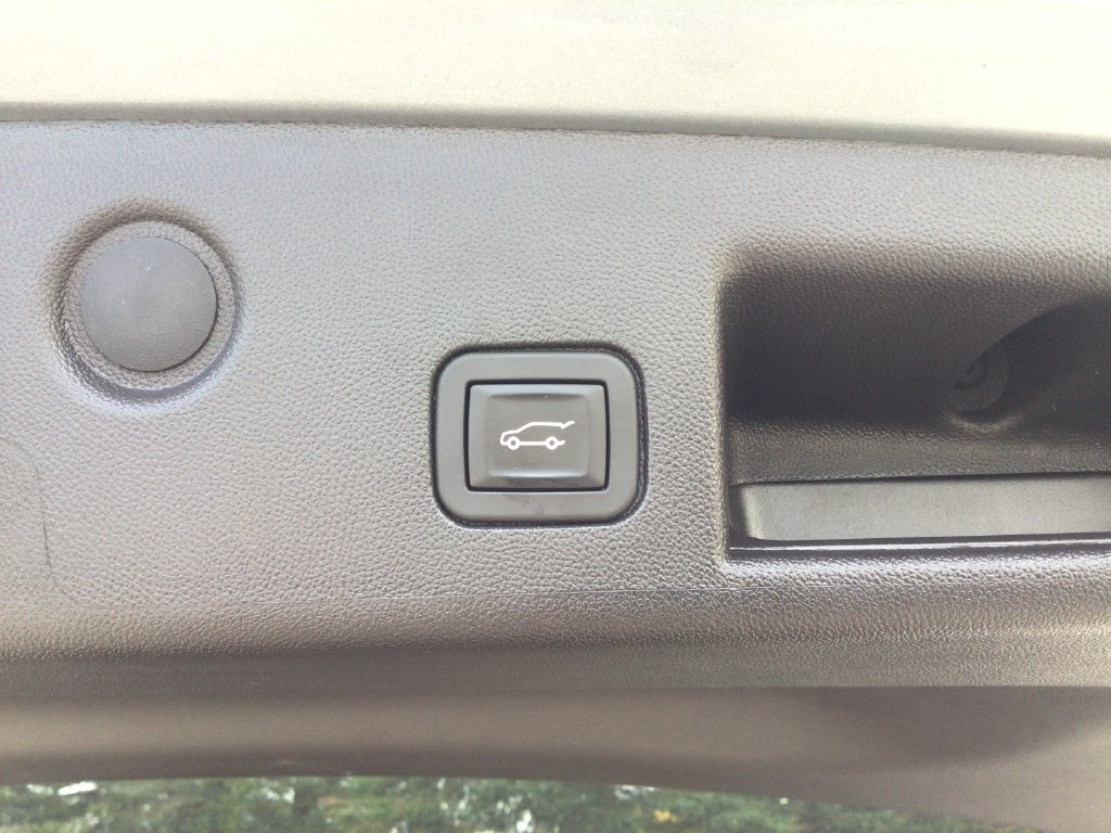 Used 2024 Chevrolet Equinox LT w/ LPO, Floor Liner Package FWD image 30