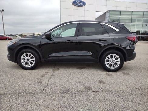 Used 2023 Ford Escape Active w/ Tech Pack #1 AWD/4WD image 2