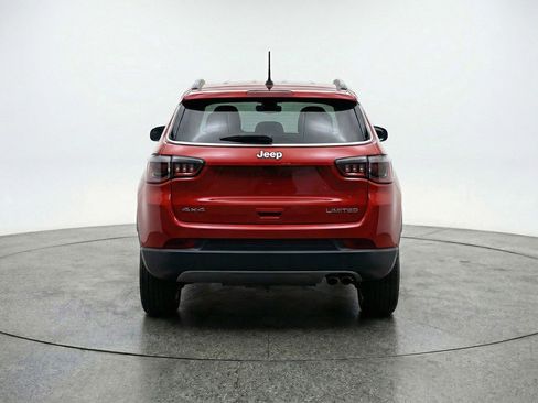 Used 2025 Jeep Compass Latitude image 6