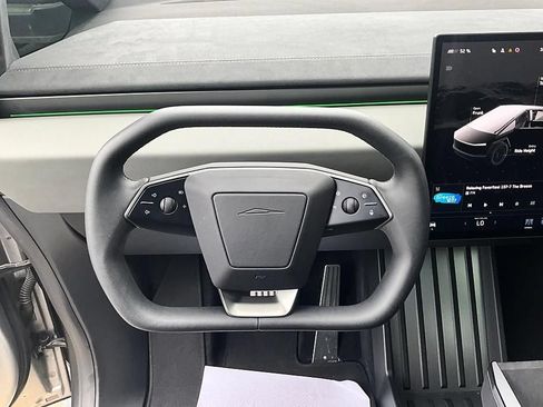 Used 2025 Tesla Cybertruck Cyberbeast AWD/4WD image 40