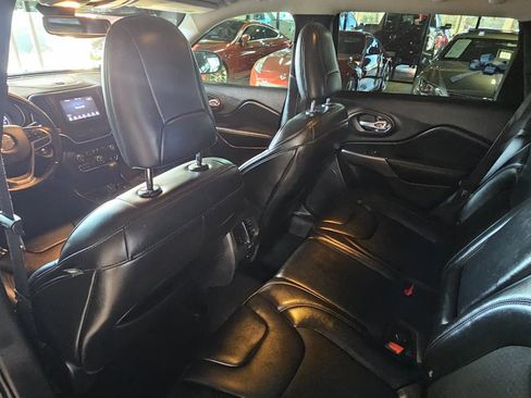 Used 2019 Jeep Cherokee Latitude Plus w/ Comfort/Convenience Group image 21