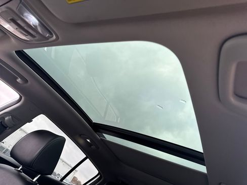 Used 2022 Kia Sportage EX w/ EX Technology Package image 19