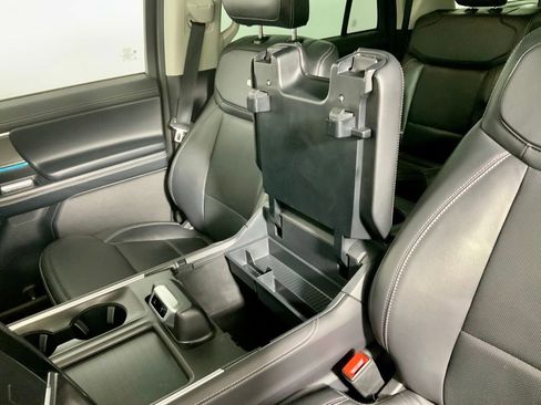 Used 2025 Ford Expedition Max Platinum AWD/4WD image 32