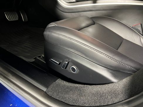 Used 2022 Tesla Model S Plaid image 12