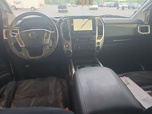 Used 2021 Nissan Titan SV w/ SV Convenience Package image 6